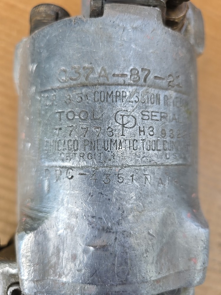 Chicago Pneumatic CP-351 Compression Riveter Squeezer Rivet Air Tool