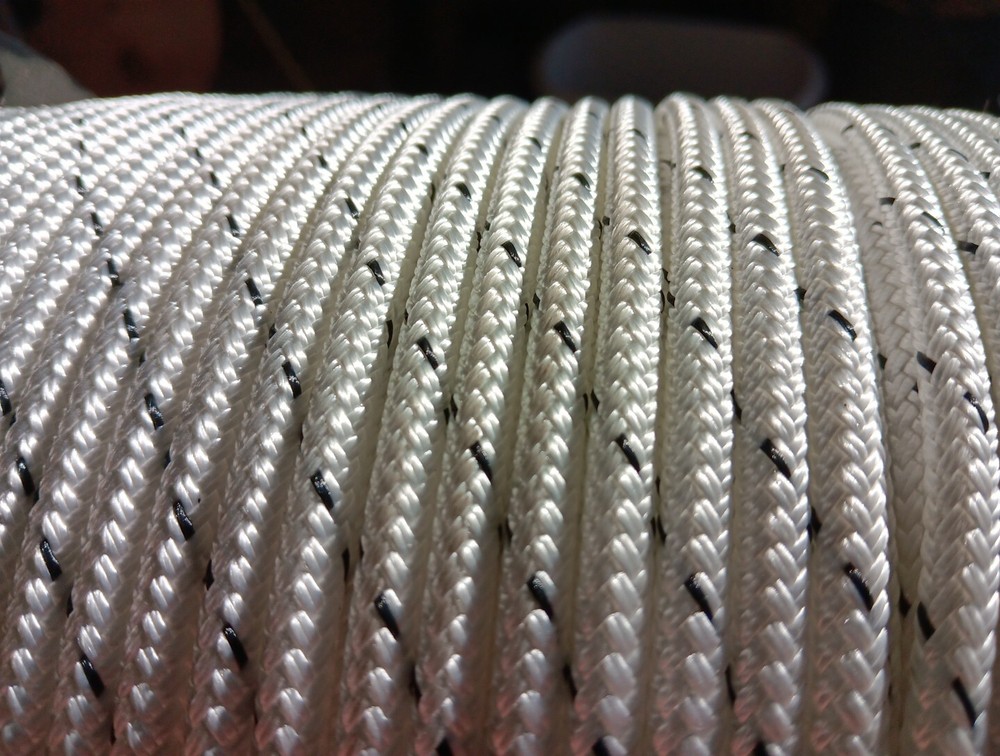 1/4 x 200ft. Double Braid-Yacht Braid polyester rope. White/black Fleck