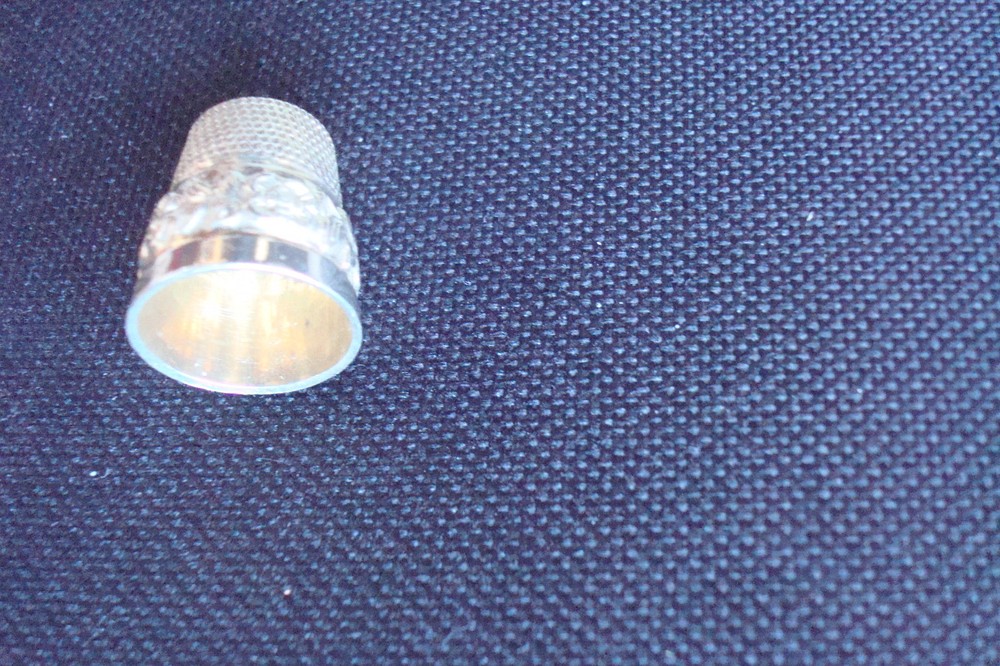 Sterling Silver Engraved Thimble, hallmarked, flowers