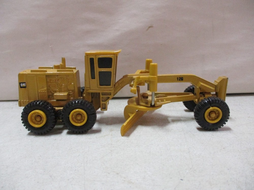 Ertl Caterpillar 12G Grader A