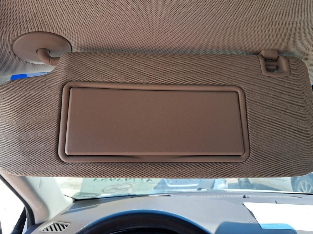 XTS 2016 Glove Box 4793943
