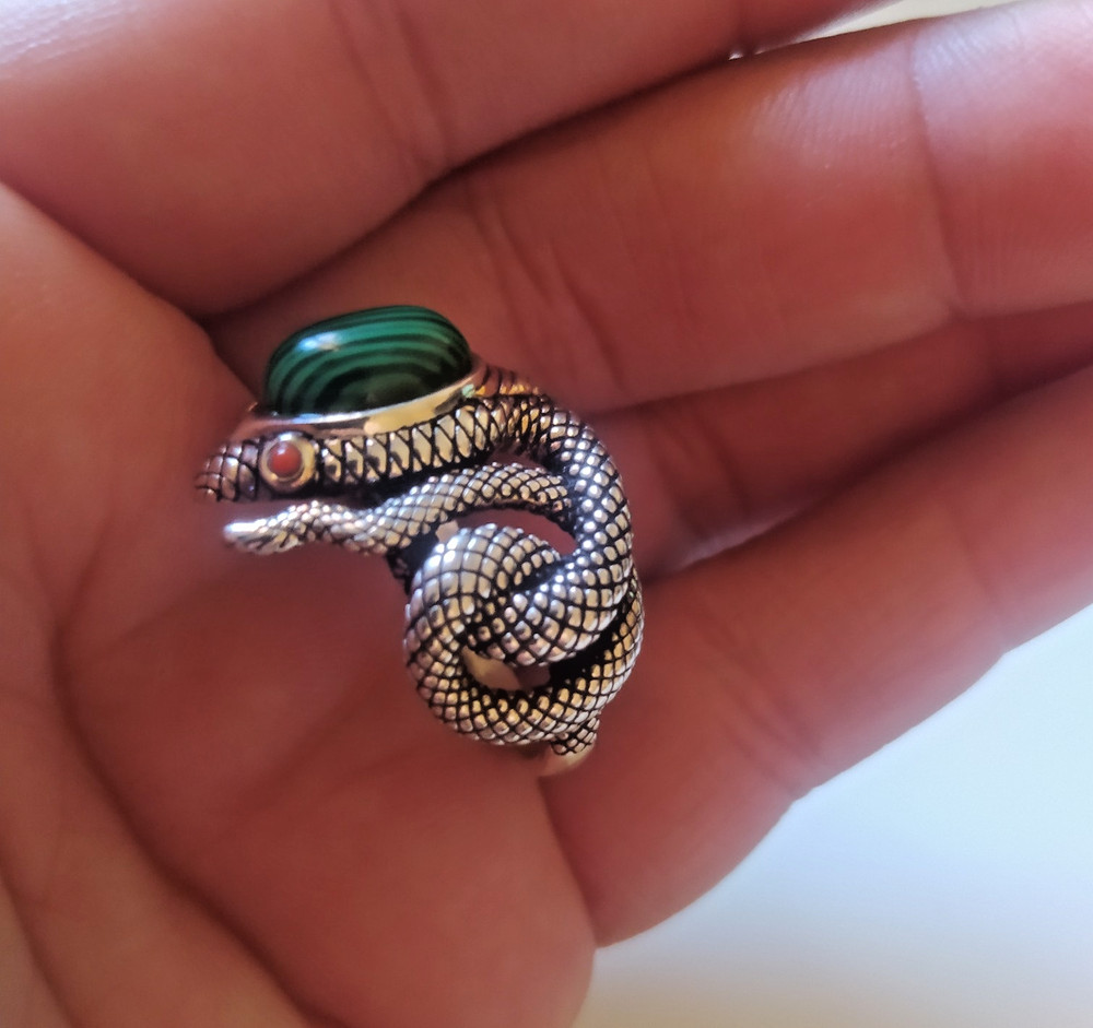 Ancient Victorian Sterling Silver Ring Engraved Snake Malachite Stone Size 10.5