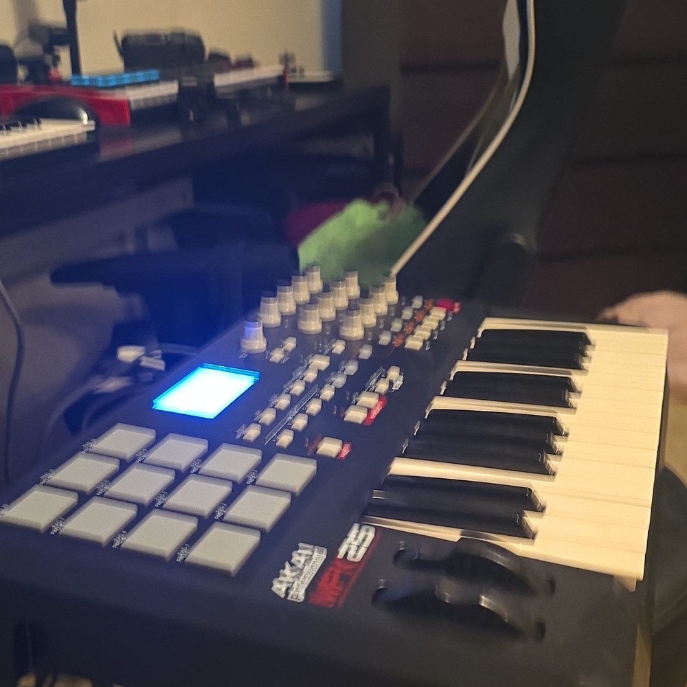 Akai MPK25 25-Key USB Midi Keyboard