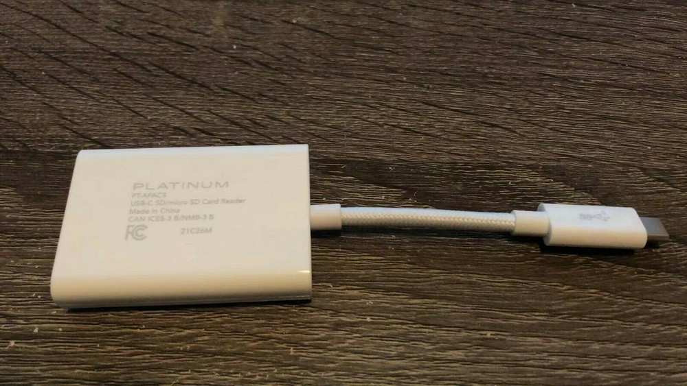 Platinum- USB-C to SD and microSD Card Reader - White