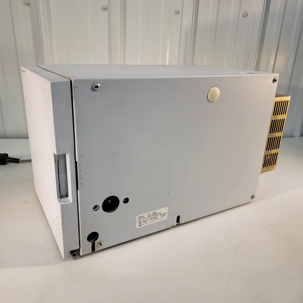 Shimadzu SIL-10A Auto Injector Autosampler HPLC Chromatography System