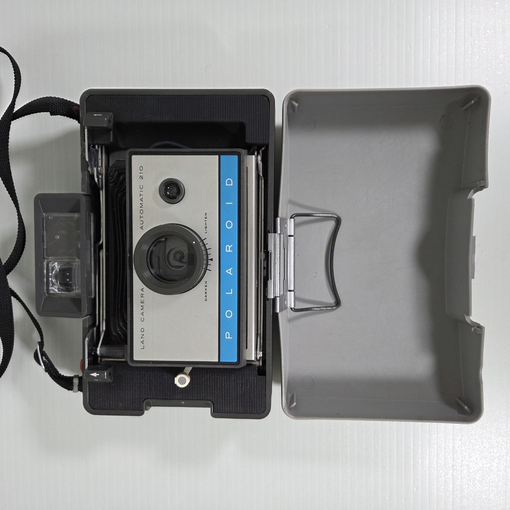 Vintage Polaroid Automatic 210 Land Camera with Model 268 Flash - Untested