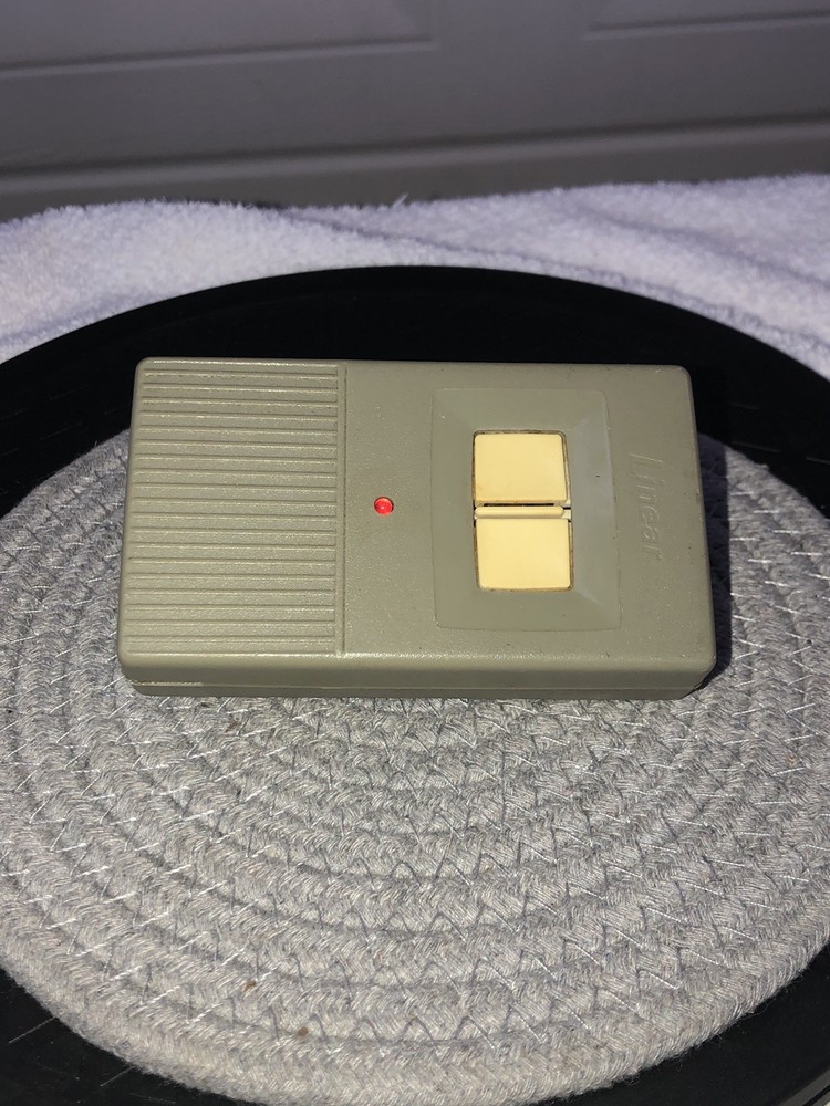 Vtg Linear Mega Code MCT-2 2-Ch Visor Remote DNT00084 Untested Ex (flat ship)