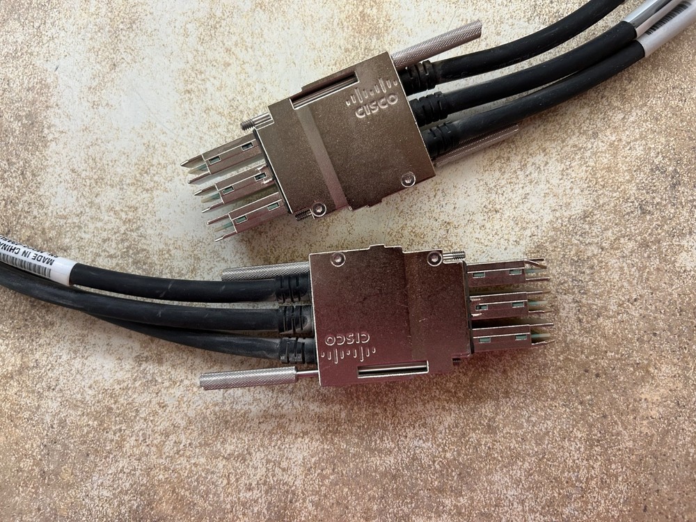 Cisco 9300 Series STACK-T1-1M V01 Stackwise Stacking Cable 1M 800-40404-01