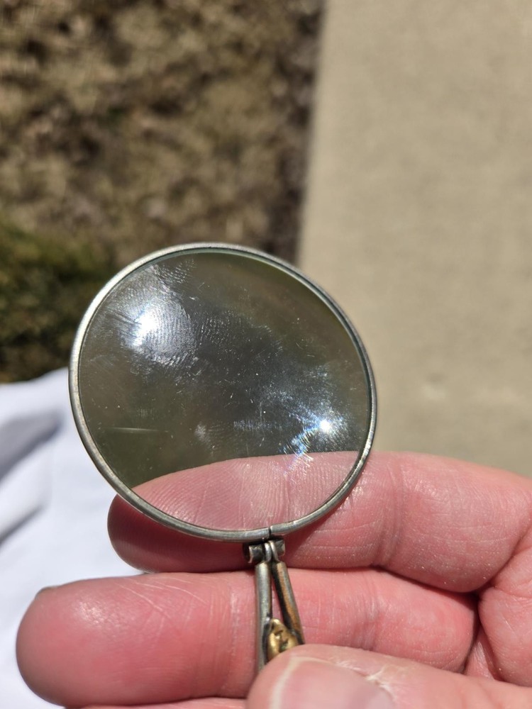 Vtg. foldable magnifier w/possible malachite stone in handle.