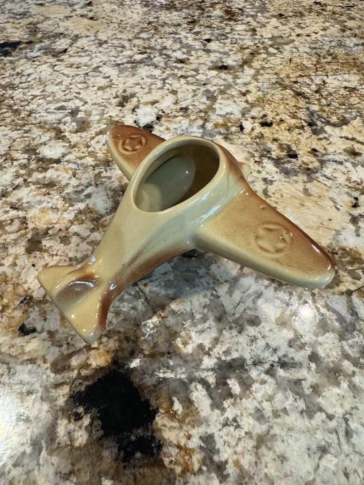 Shawnee Pottery Air Plane Impossible To Find No Issues