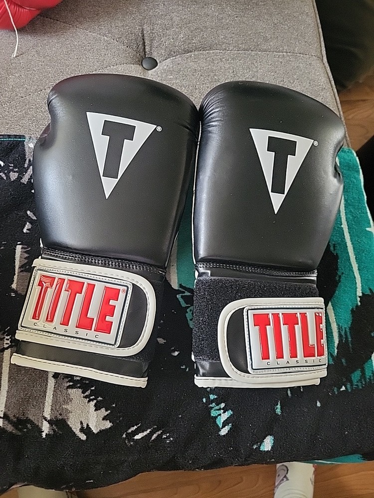 Title Classic Pro Boxing Gloves Black 16 Oz. New