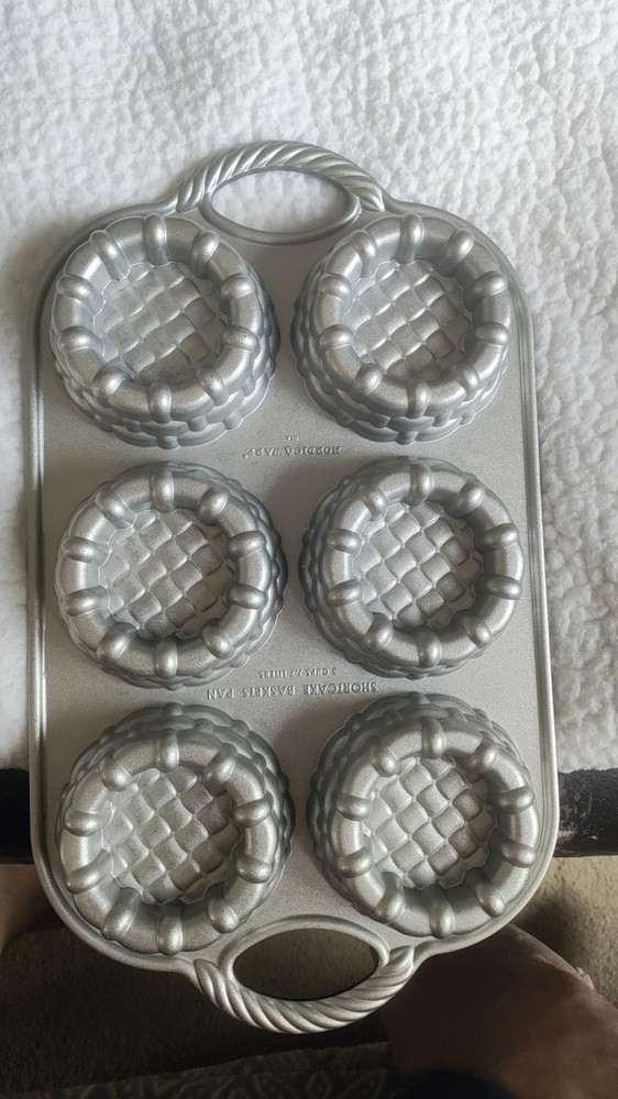 Nordic Ware Shortcake Baskets Cake Pan 3 Cup Capacity