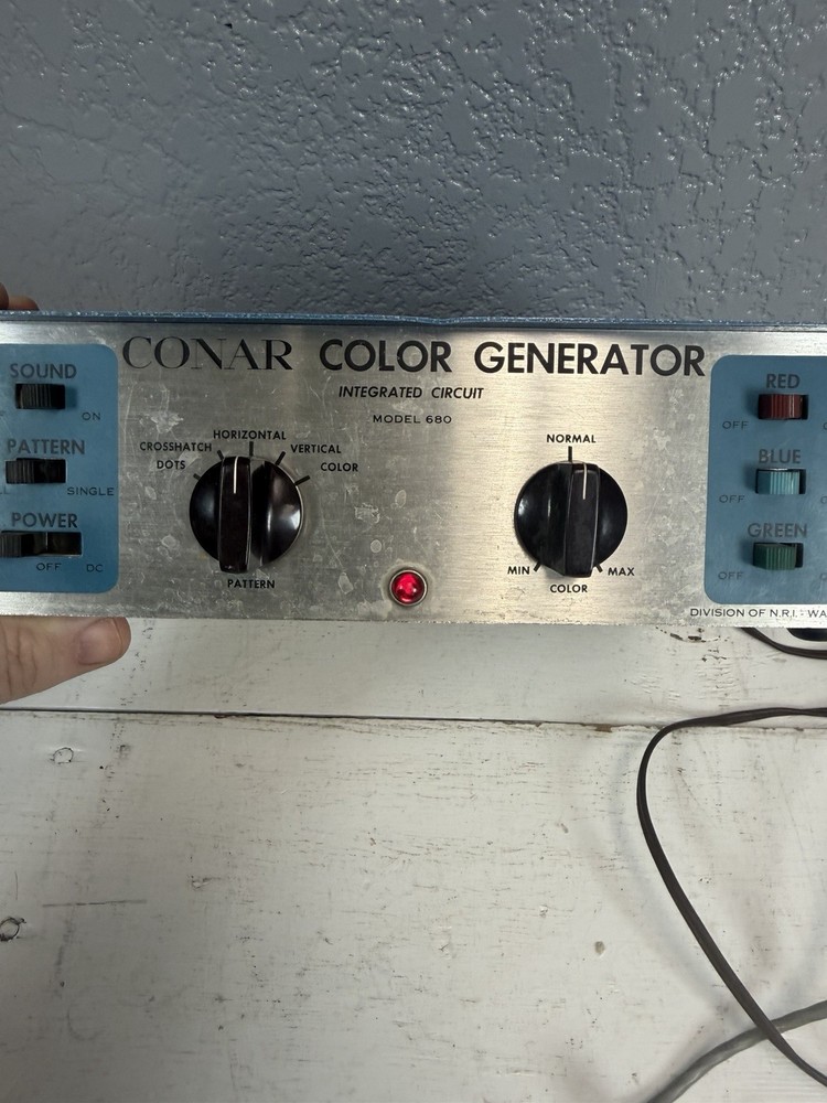 Vintage Conar Instruments Model 680 TV Pattern Generator Turns On