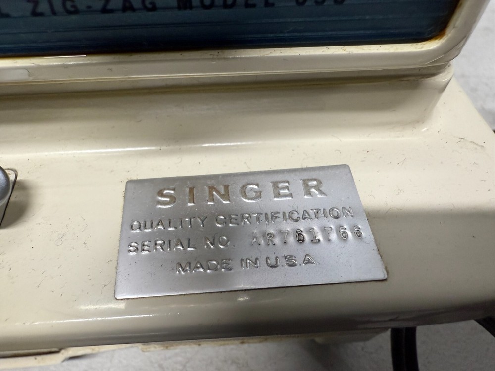 Singer Touch & Sew Special Zig-Zag Model 638 Sewing Machine
