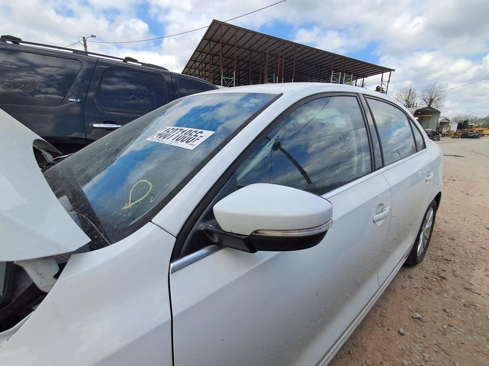 Fuse Box Engine Fits 15-18 JETTA 2756760