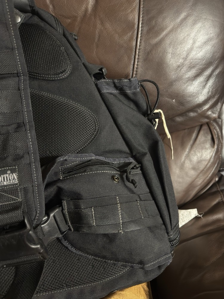 Maxpedition Monsoon GearSlinger 0410B Black. Large size single shoulder pack wit