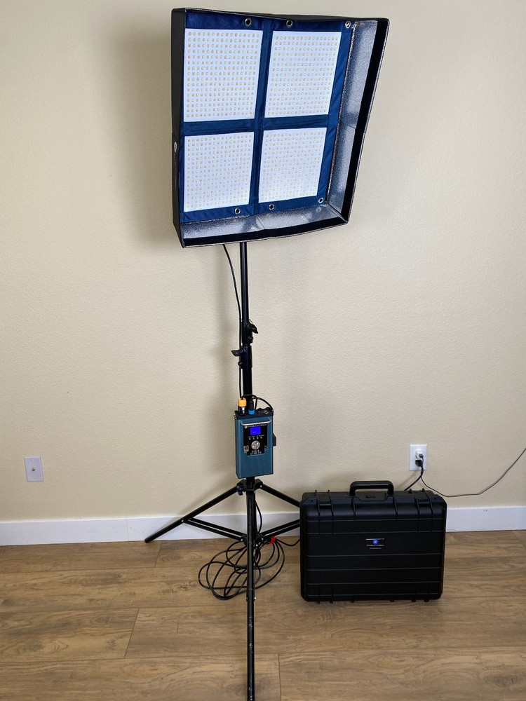 Intellytech LC-160 LiteCloth 2x2 Professional LED Light Foldable LED with Case