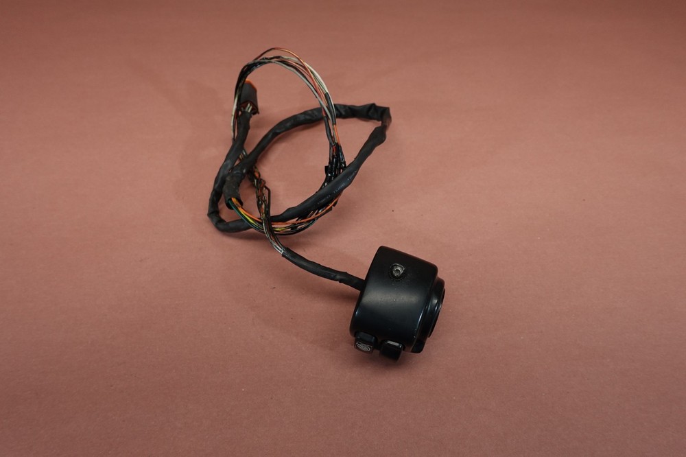 2000-2006 HARLEY-DAVIDSON FXSTB Right Handlebar Stop Start Kill Switch