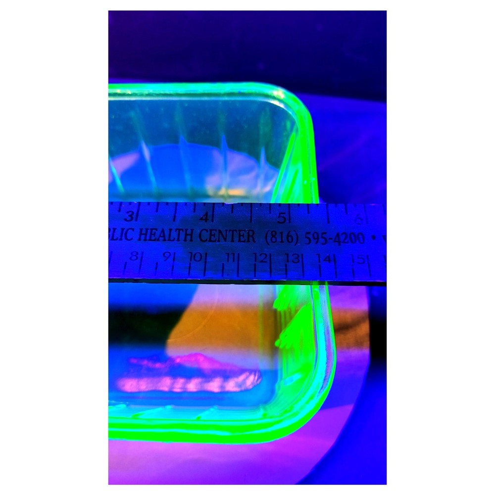 722. Fridge with Lid UV Reactive