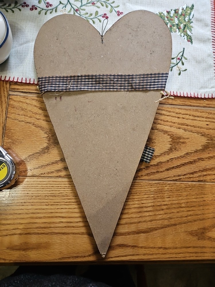 17" Primitive Hanging Heart Shape Wall Decor (B17)