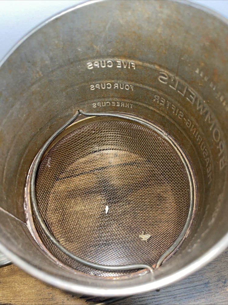 Vintage Jacob BROMWELL'S 5 THREE CUP MEASURING SIFTER Complete Works Great!