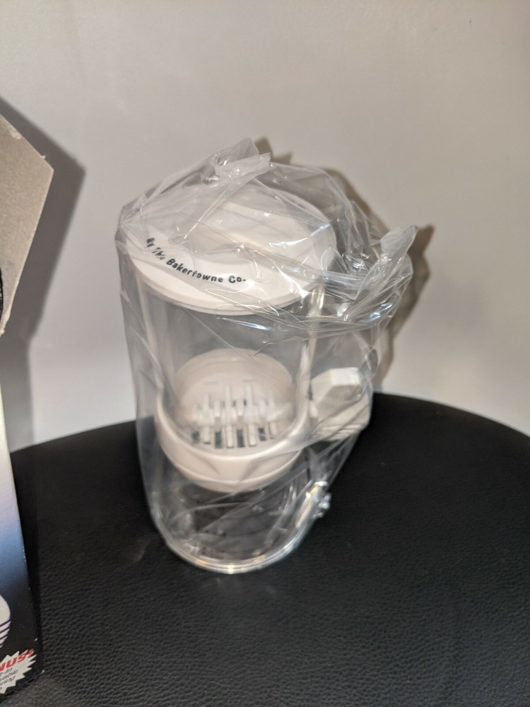 Easy-Crank Nut Chopper easy turn