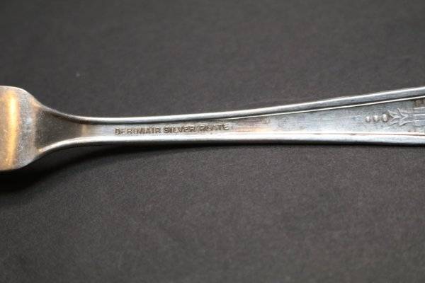 Debonair Silver Plate 1938 Flat Handle Master Butter Knife 7.5" Oneida Flatware
