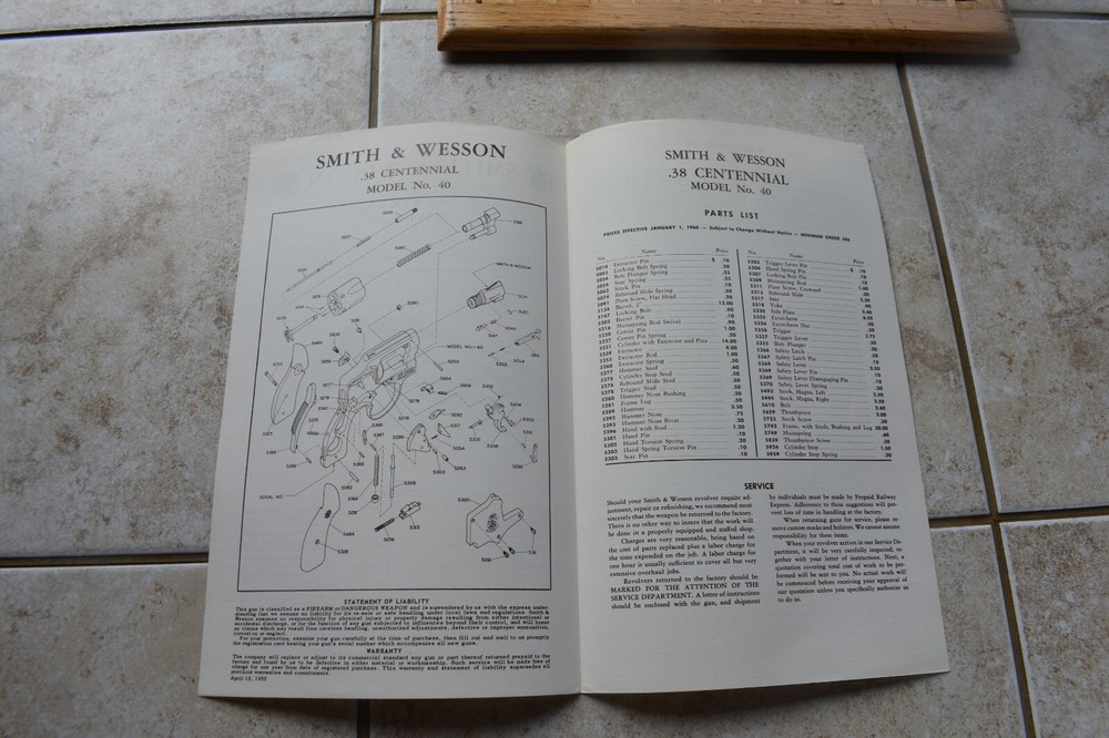 ORIGINAL SMITH & WESSON MODEL 40 CENTENNIAL .38 INSTRUCTION OWNERS MANUAL