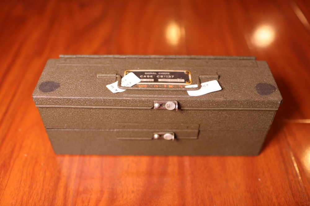 Signal Corps CS-137 Case w/ Frequency Quartz Crystals