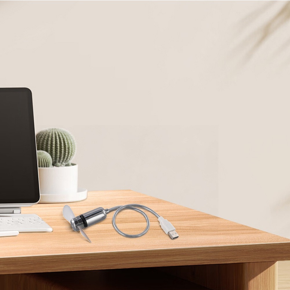 Convenient USB Clock Fan with Integrated Temp Monitoring Functionality