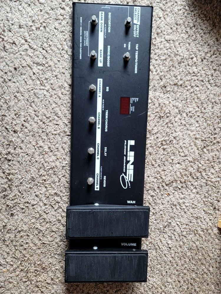 LINE 6 ELECTRIC GUITAR FLOOR BOARD