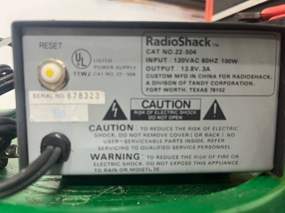 Radio Shack Regulated Power Supply 3 AMP 13.8 VDC