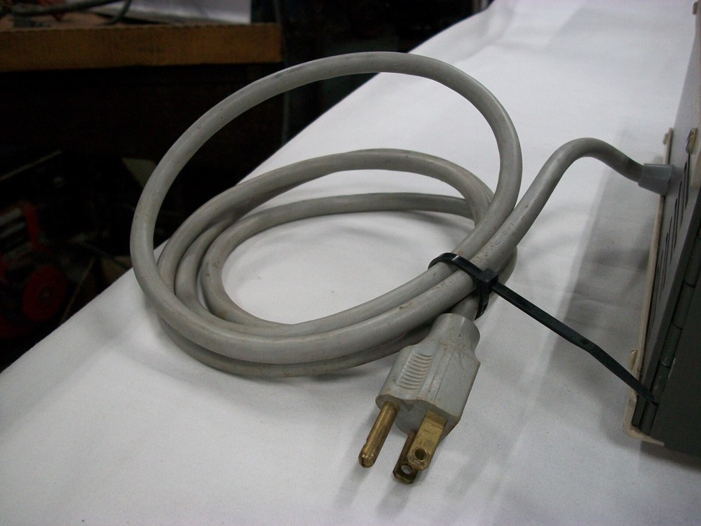 FIBER OPTIC LIGHT SOURCE