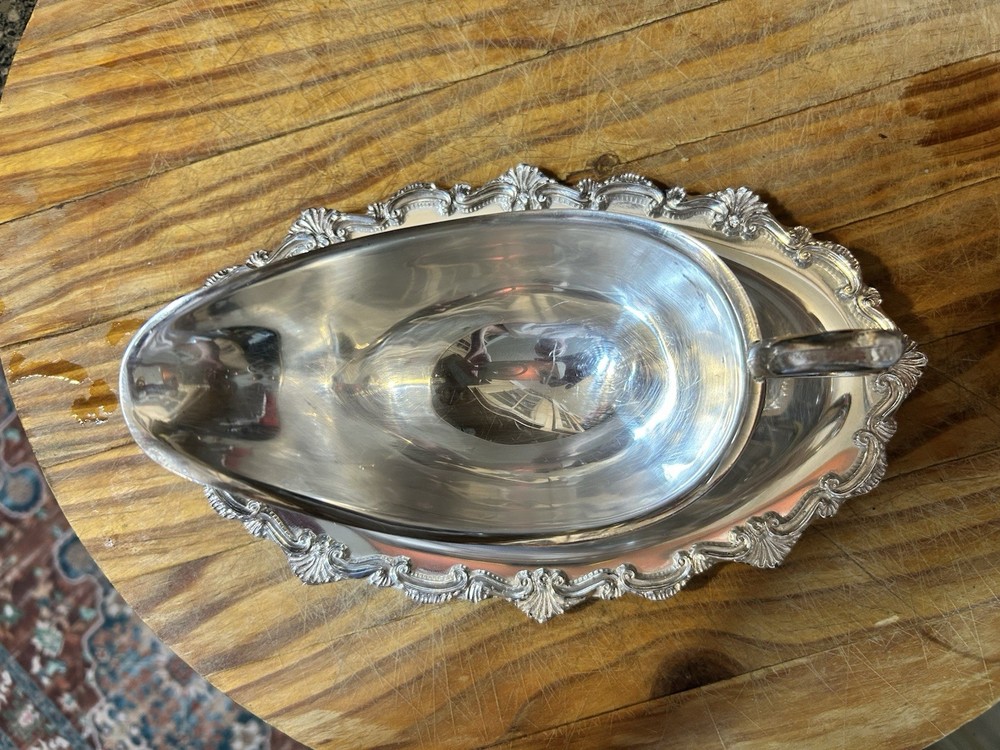 Leonard Silver Plate Gravy Boat With Attached Underplate