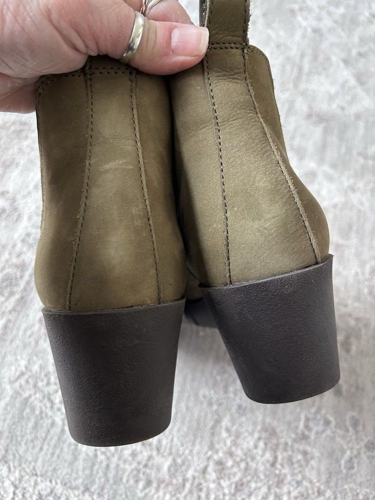 Cliffs by White Mountain Women's Olive Wedge Heal Pull On Ankle Boot Sz 9 Chic