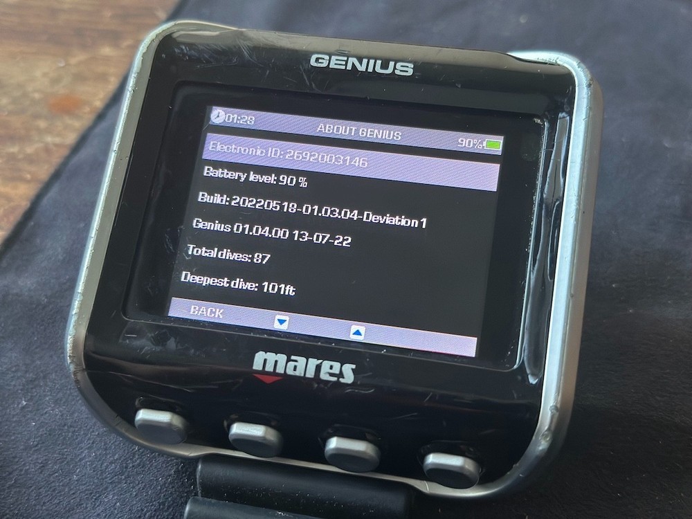 Mares GENIUS Color tech dive computer (black) with TWO Mares Transmitters!