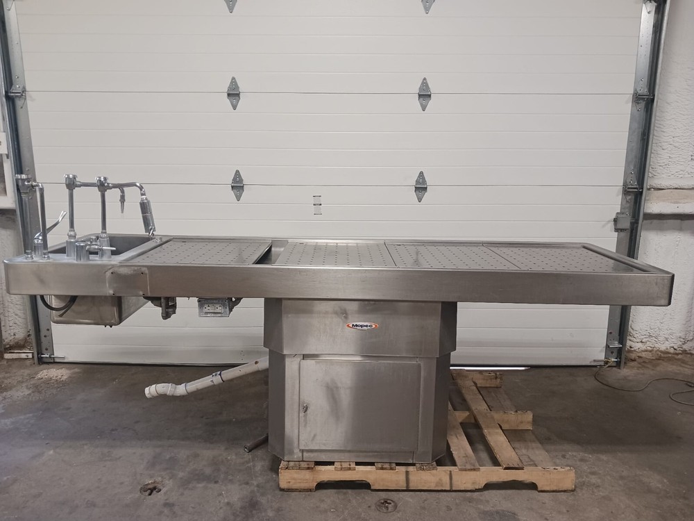 Mopec 158635 Elevating Autopsy Table CE200