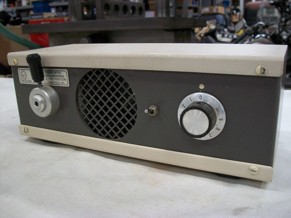 FIBER OPTIC LIGHT SOURCE