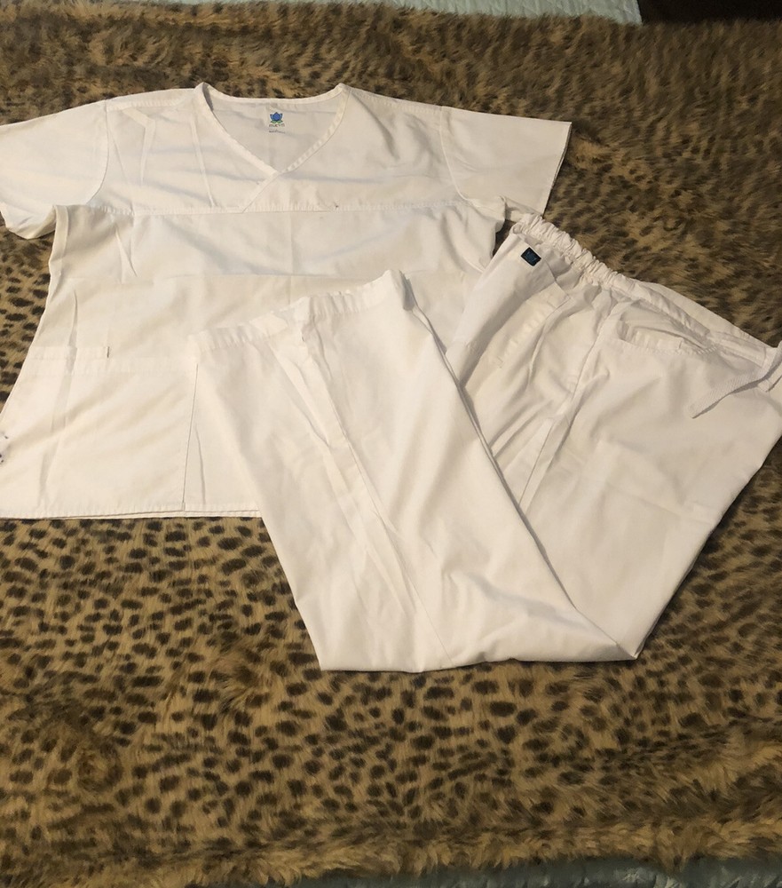 Women Scrub Set/ Large/ White