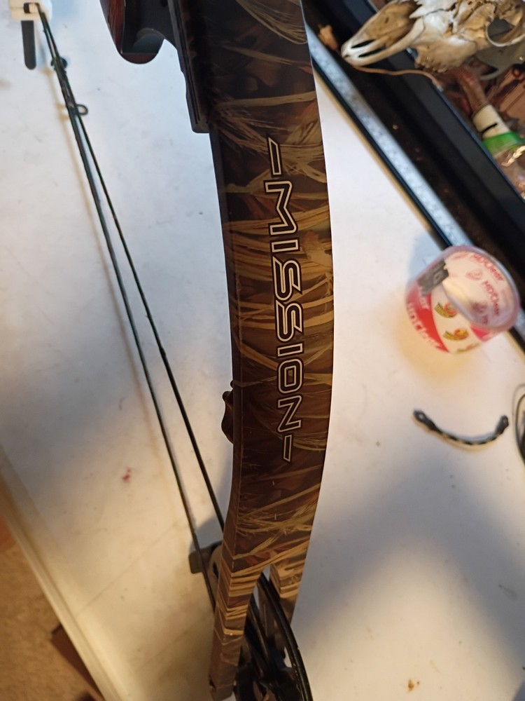 Mathews Mission X3 compound bow 28.5 Draw 70lb