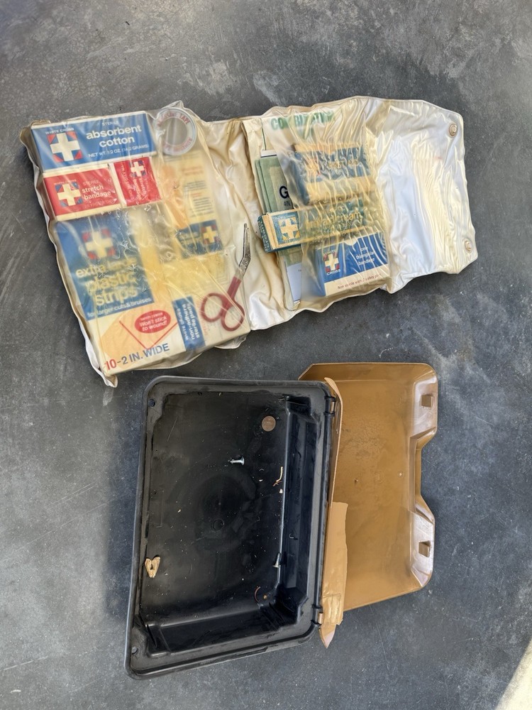 Mercedes W 1 23 First Aid Kit