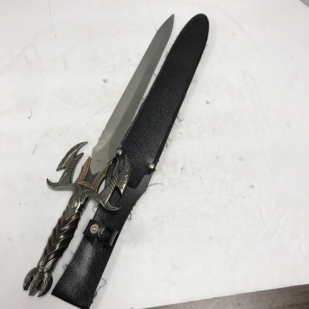 Medieval Claw Dagger 17” w/ Sheath