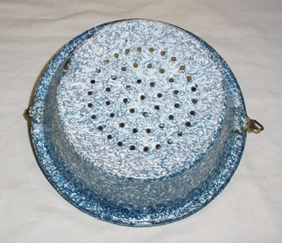 Vintage Camp Strainer Colander White Speckled Bail Handle Enamelware Graniteware