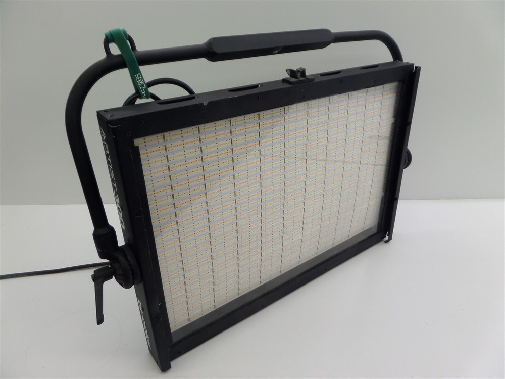 MacTech LED Artist Series 300BC Bi-Color Studio Light Panel