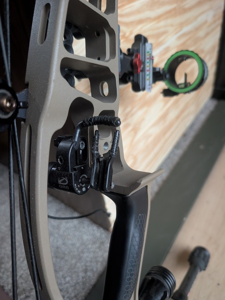 Hoyt ventum 33 compound bow