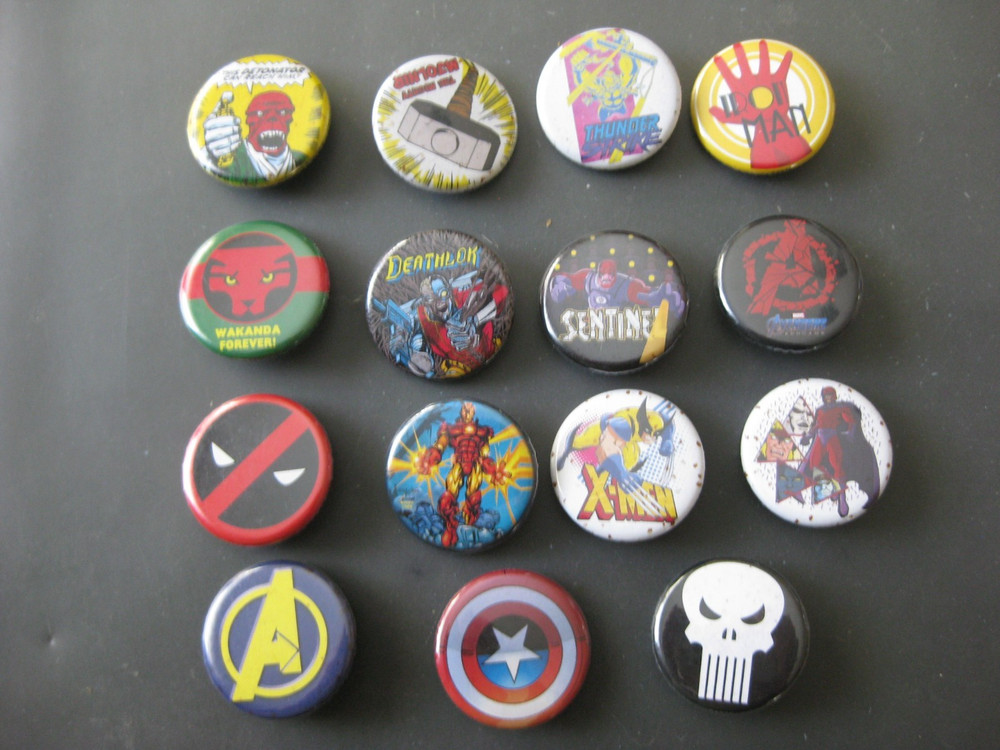 Lot of 15 Marvel and DC Comics Pin Backs