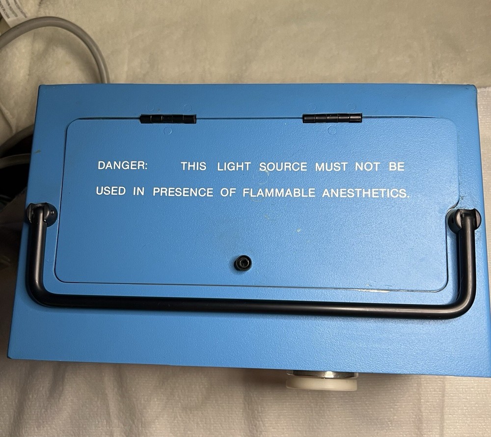 BFW Maxillume Light Source With Headlight