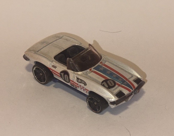 HOT WHEELS Loose '65 Corvette (White Version)