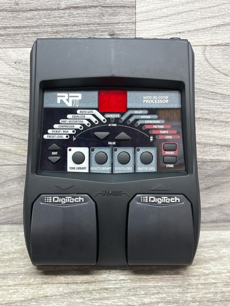 Digitech RP-70 Guitar Multi-Effects Processor with Amp Modeling (A1D026467)