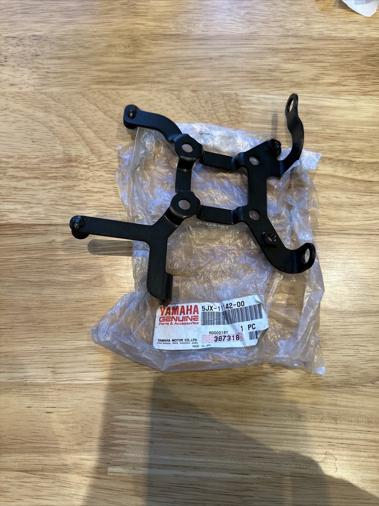 Genuine Yamaha XVS125 Cylinder Head Cover Bracket